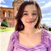 Laureata in Legge, offre lezioni di Tedesco